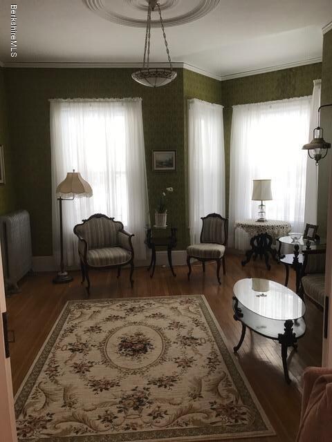 formal sitting room