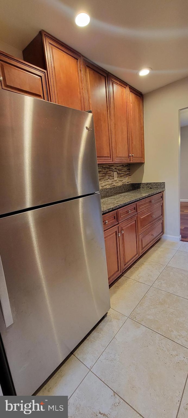 27 Landsend Dr, Gaithersburg, MD 20878 - photo 2