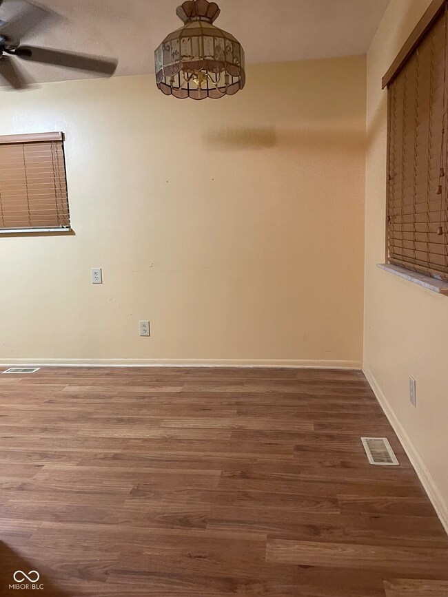 235 S 3rd Ave, Beech Grove, IN 46107 - photo 5