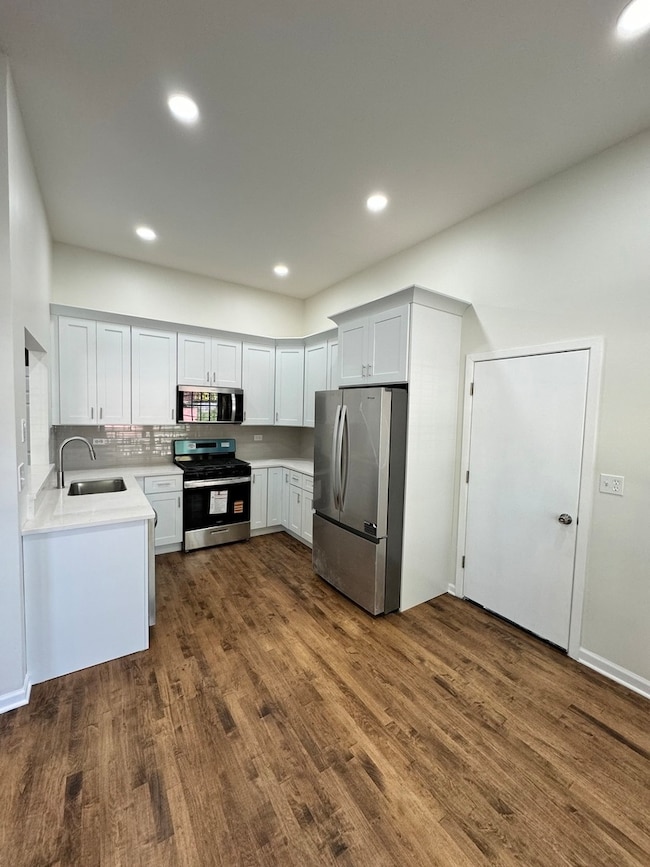 1944 Navarone Dr, Naperville, IL 60565 - photo 3