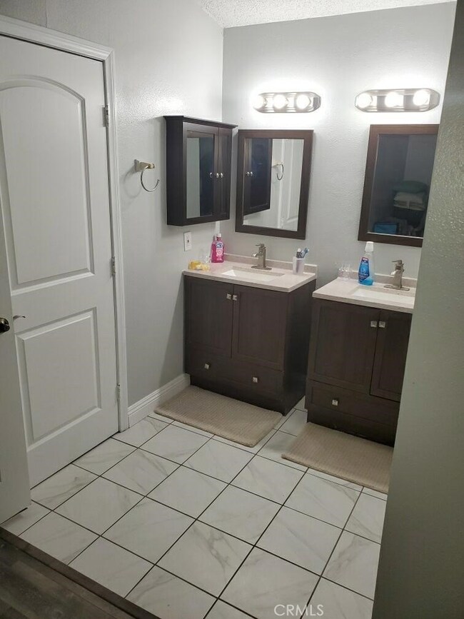 211 S Grape Ave, Compton, CA 90220 - photo 5