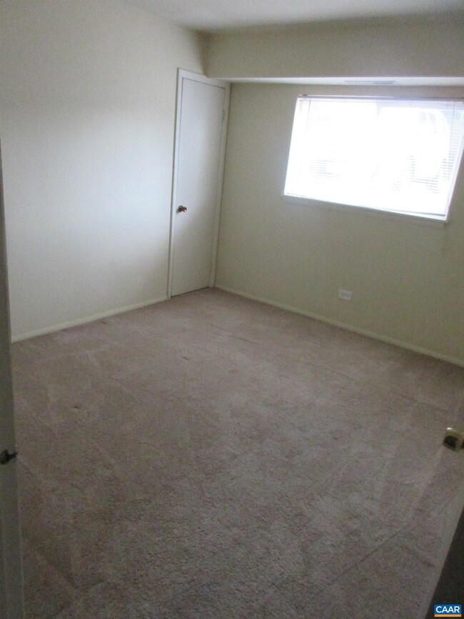 1215 Wertland St unit B22, Charlottesville, VA 22903 - photo 3