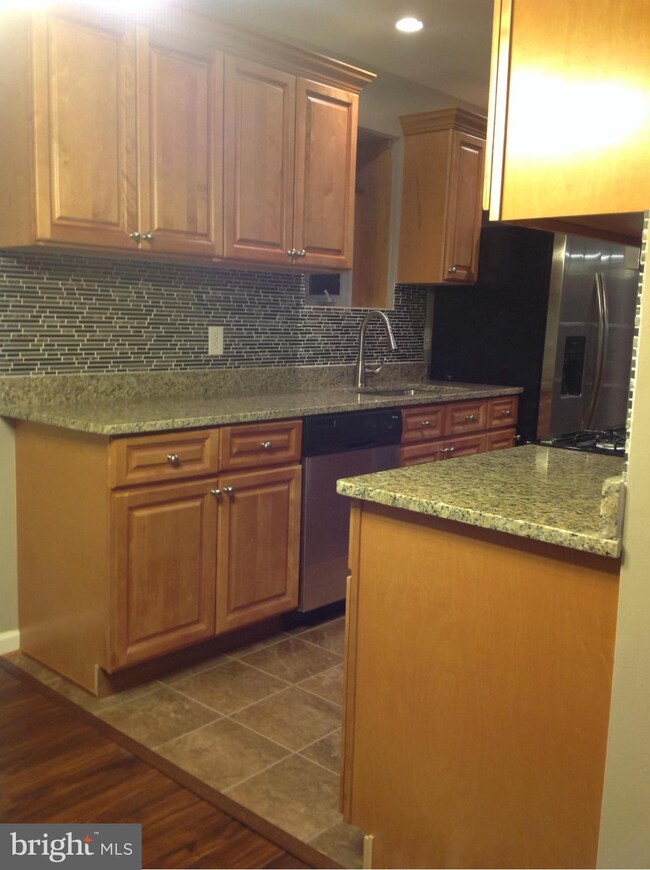 811 Glacier Ave, Capitol Heights, MD 20743 - photo 4