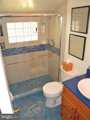 1909 Rampart Dr, Alexandria, VA 22308 - photo 6