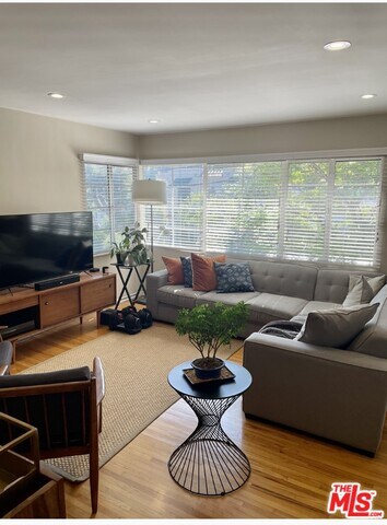 940 Hammond St unit 3, West Hollywood, CA 90069 - photo 2