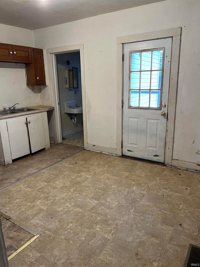 1416 1418 W Eichel Ave, Evansville, IN 47710 - photo 6