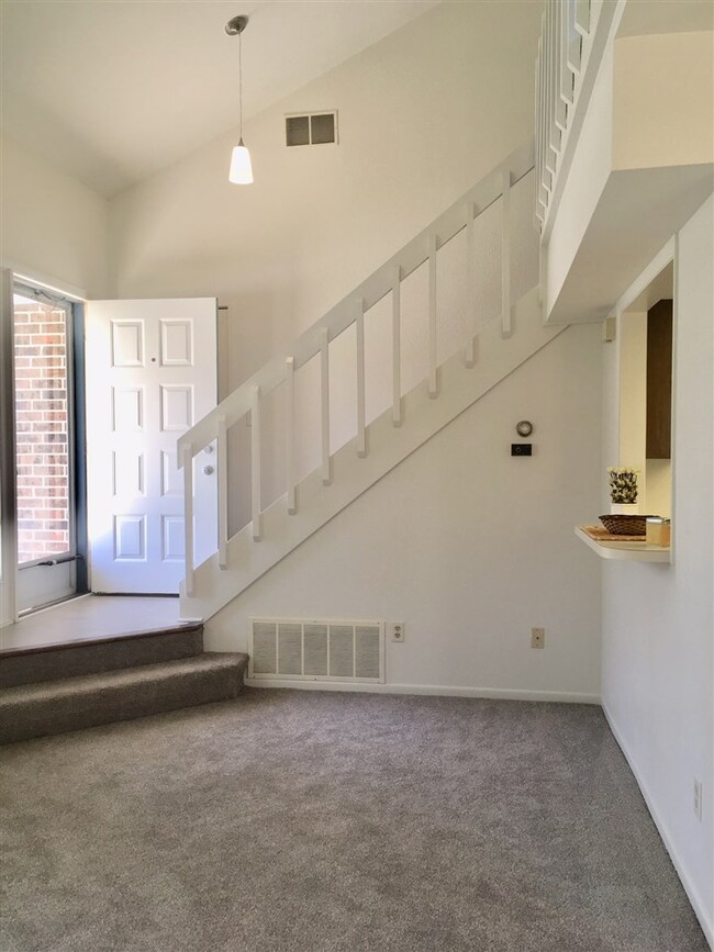 18199 Windmill Ct, South Bend, IN 46637 - photo 2