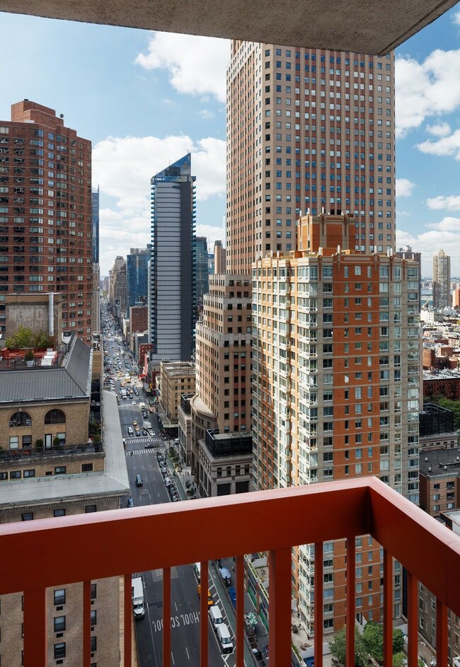 unlisted-address, New York, NY 10019 - photo 4