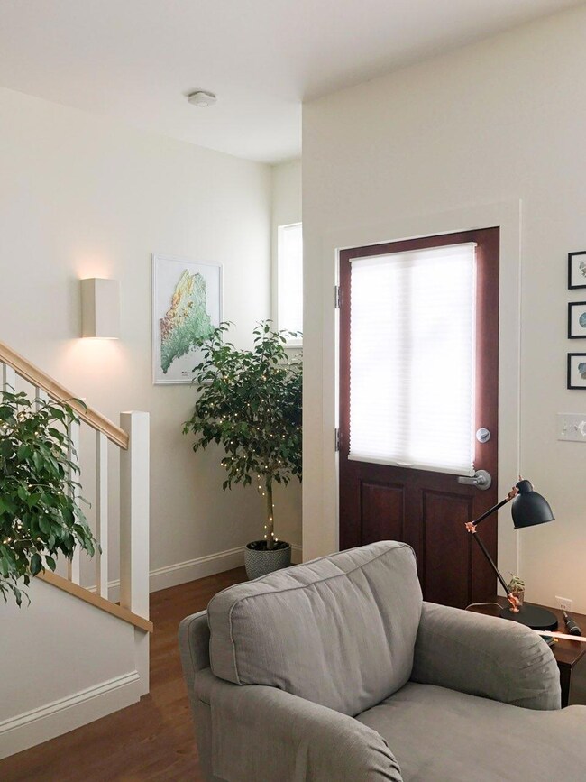 11 Academy St, Auburn, ME 04210 - photo 3