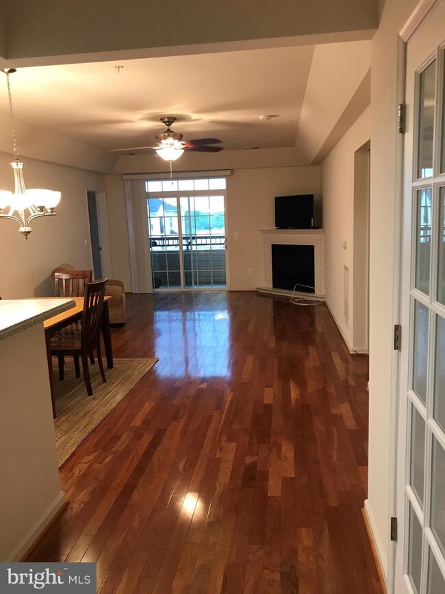 8609 Wintergreen Ct unit 401, Odenton, MD 21113 - photo 3