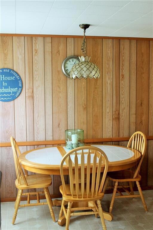 Eat in kitchen