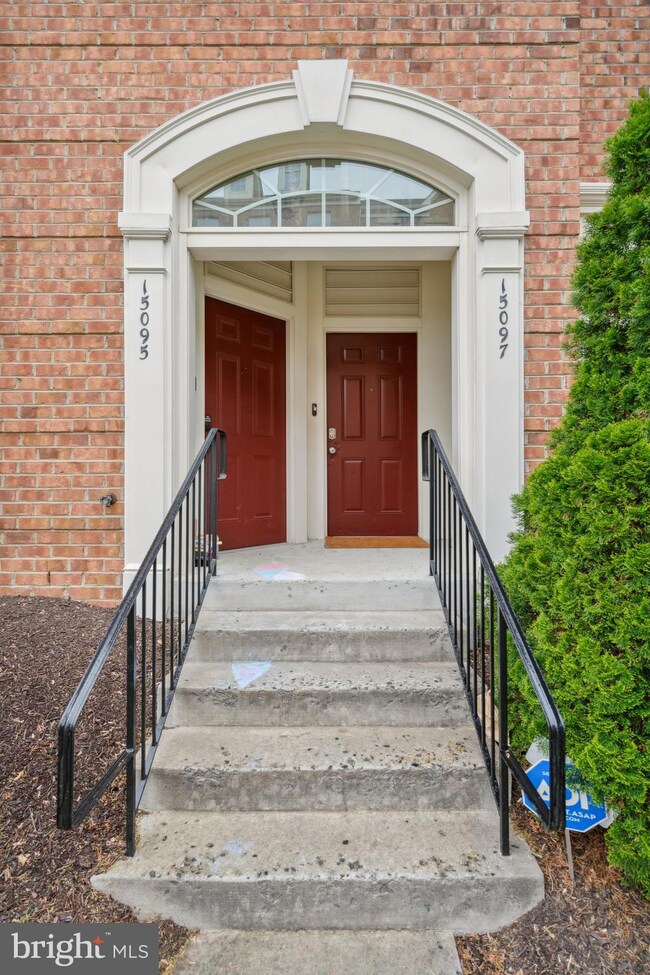 15097 Leicestershire St, Woodbridge, VA 22191 - photo 2