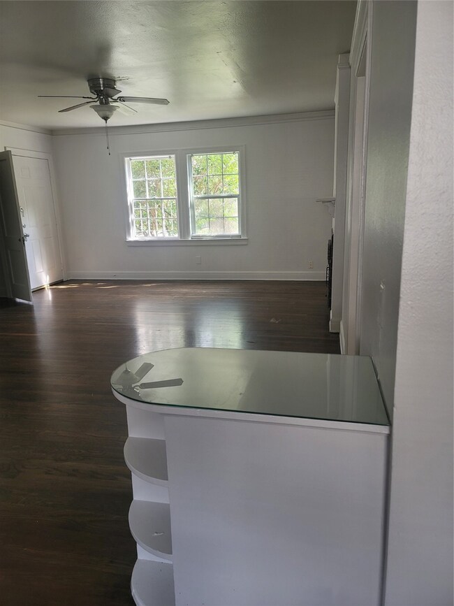 5622 Chartres St unit 2, Houston, TX 77004 - photo 7