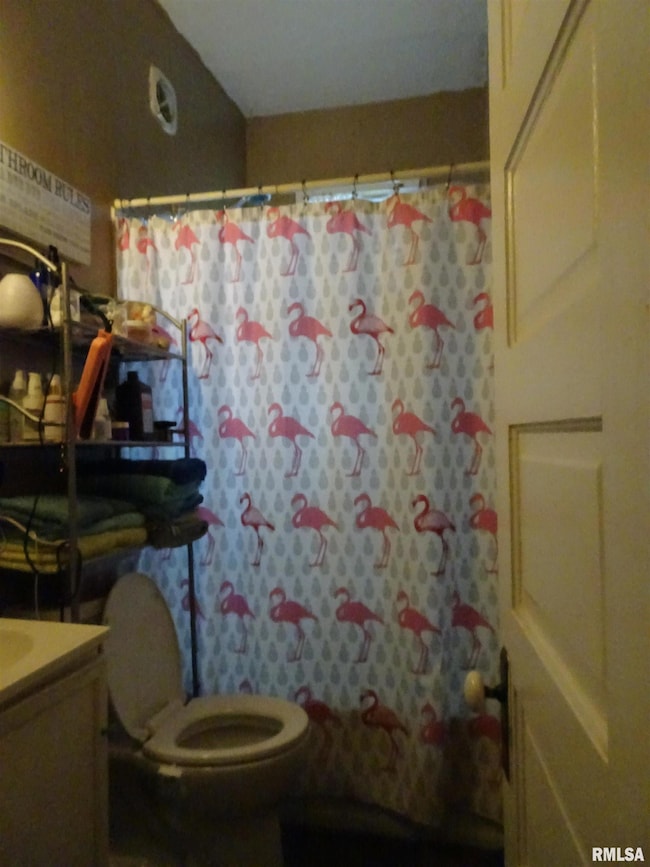 1521 W 6th St, Davenport, IA 52802 - photo 6