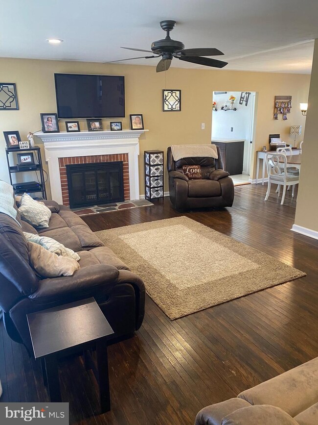 803 Amosland Rd, Morton, PA 19070 - photo 6