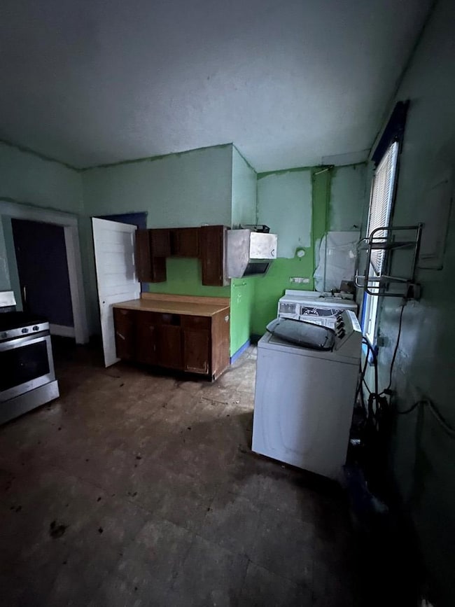 1304 Marshall St, McMechen, WV 26040 - photo 4