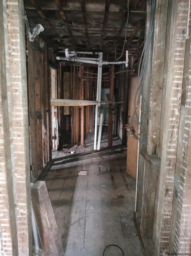 19 Delaware St, Albany, NY 12202 - photo 3