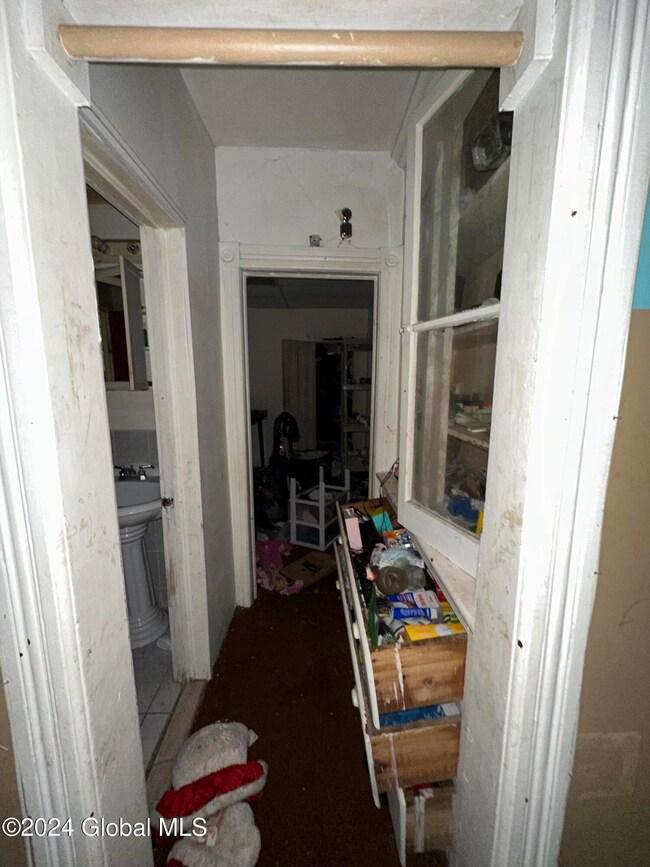 461 Hulett St, Schenectady, NY 12307 - photo 6