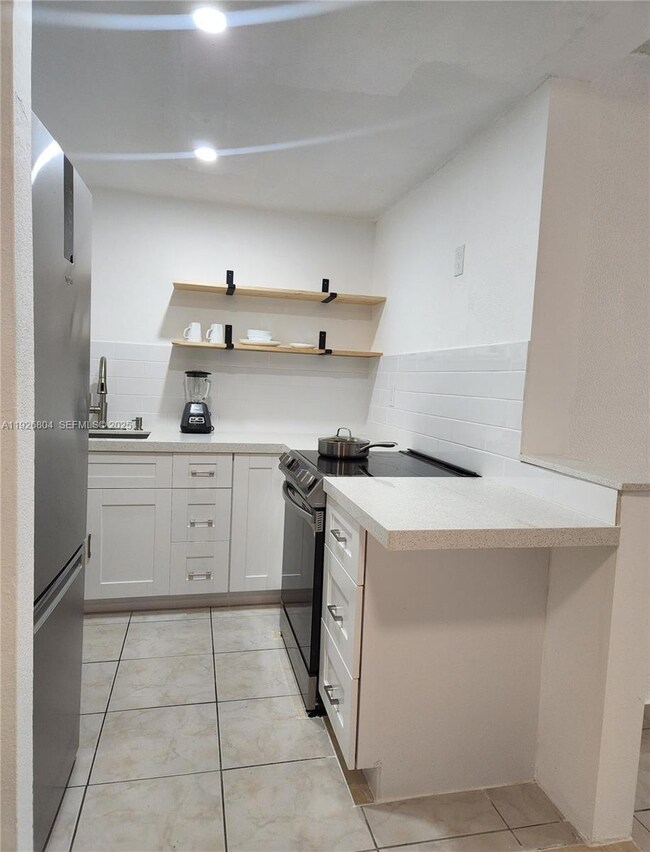 666 W 81st St unit 209, Hialeah, FL 33014 - photo 5