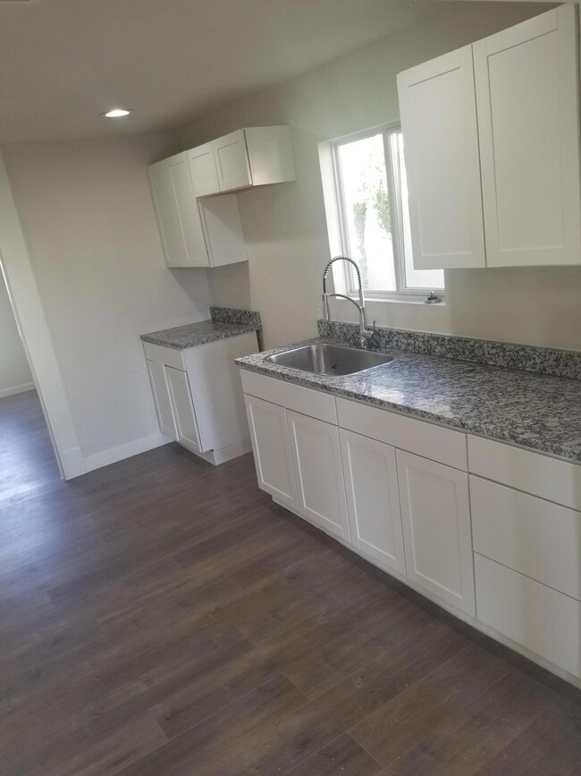 2317 Tremont Ave, El Paso, TX 79930 - photo 4