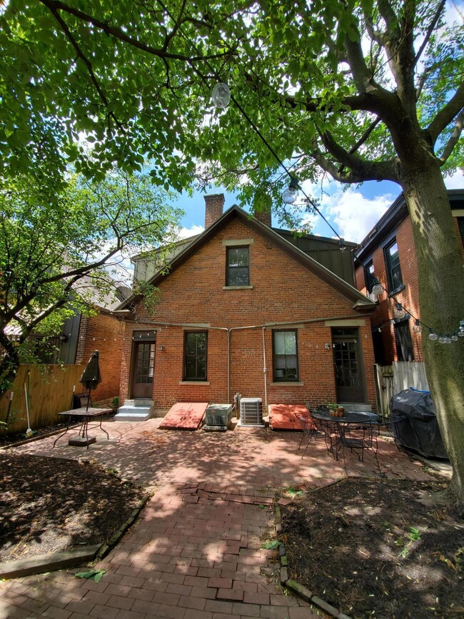 584 S Pearl St unit 586, Columbus, OH 43215 - photo 2