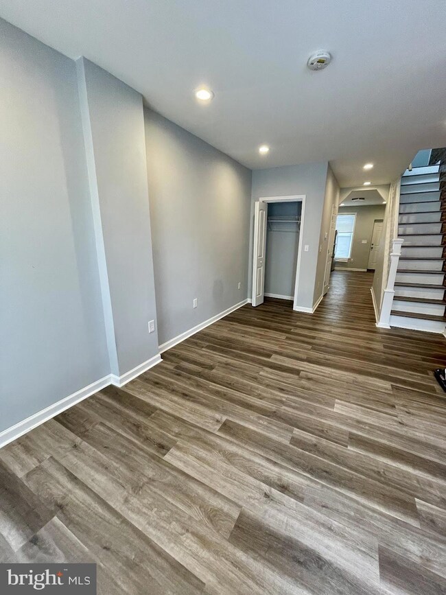 822 N Streeper St, Baltimore, MD 21205 - photo 3