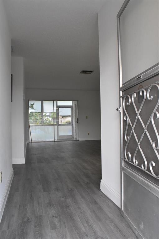 2591 Emory Dr W unit L, West Palm Beach, FL 33415 - photo 2