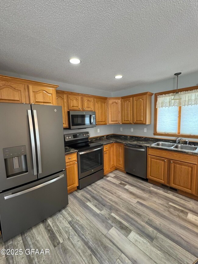 3810 Pendleton Dr, Grand Forks, ND 58201 - photo 6