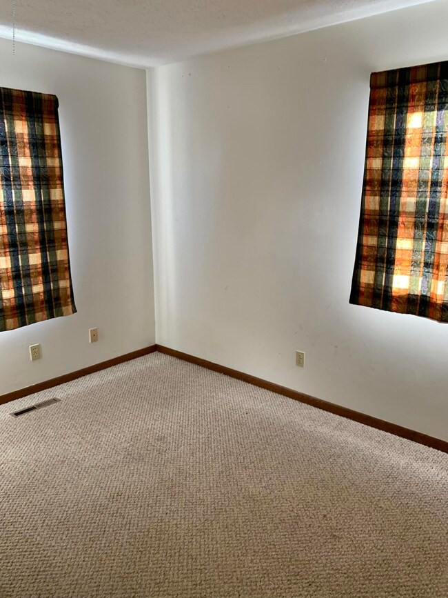Bedroom_(2)