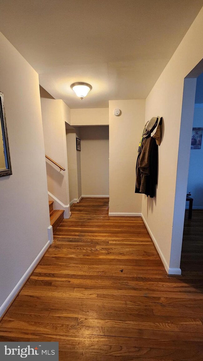 1601 Cool Spring Dr, Alexandria, VA 22308 - photo 2