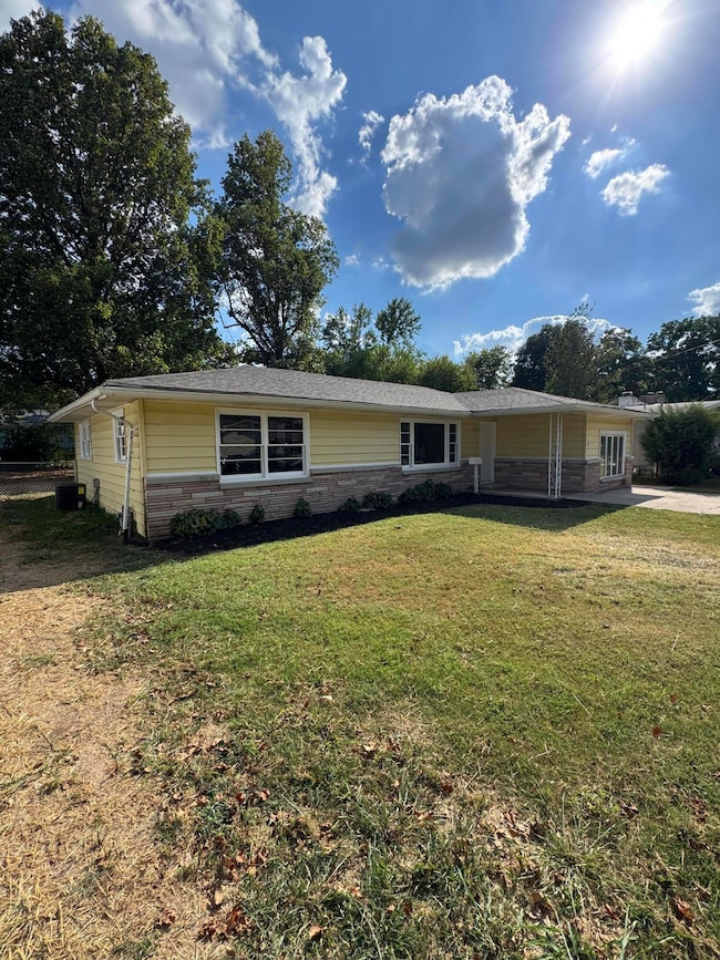 614 W Kerr St, Springfield, MO 65803 - photo 2