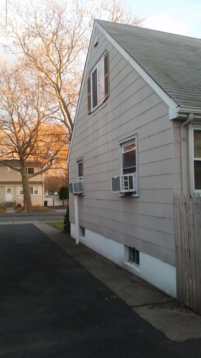 10 Lyon Place, Staten Island, NY 10314 - photo 2