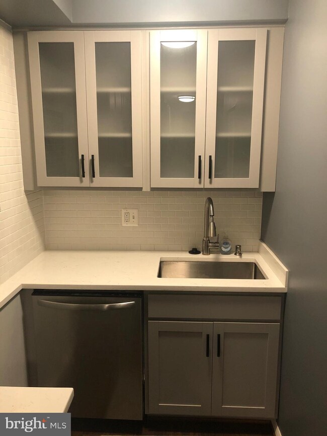 208 Park Terrace Ct SE unit 49, Vienna, VA 22180 - photo 4