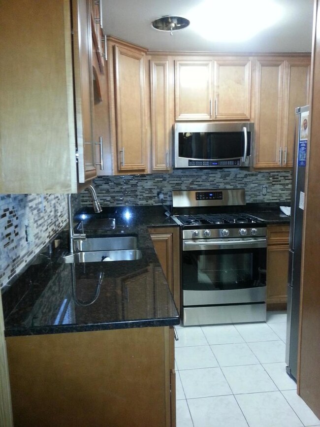 1715 13th St, Waukegan, IL 60085 - photo 6