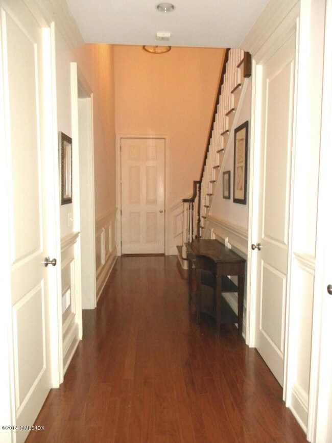 444 E Putnam Ave unit 3, Cos Cob, CT 06807 - photo 2