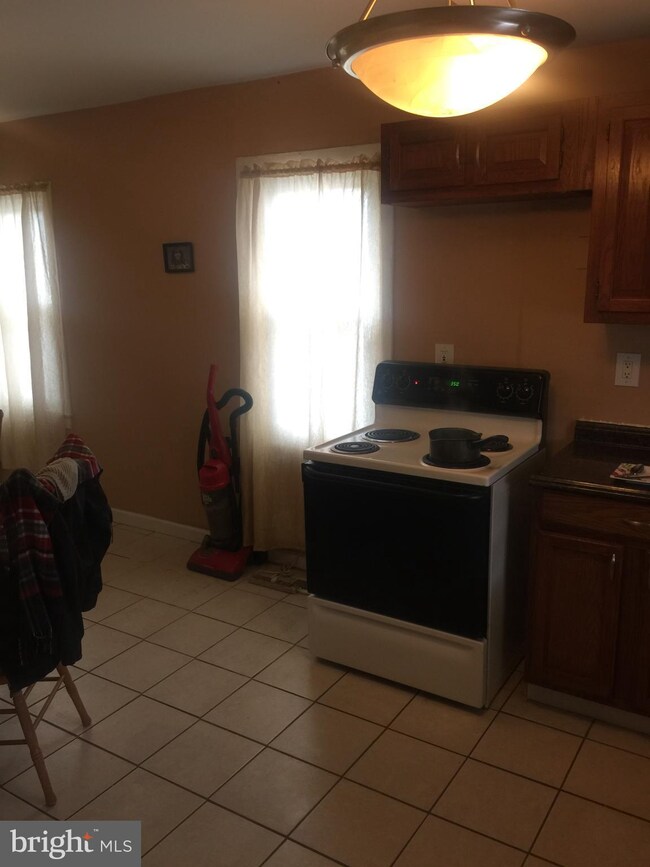 1025 Cedar Heights Dr, Capitol Heights, MD 20743 - photo 3