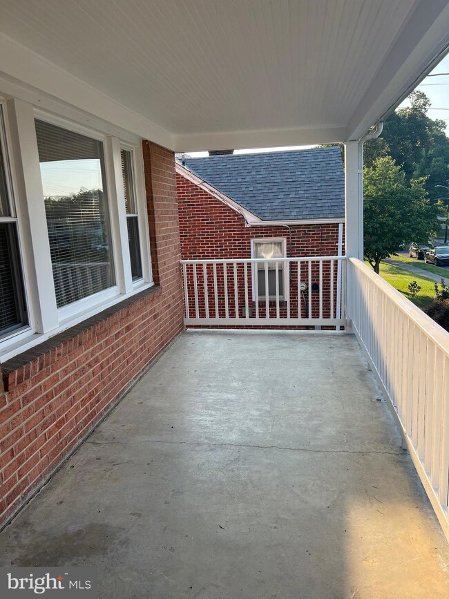 136 Lambden Ave, Winchester, VA 22601 - photo 2