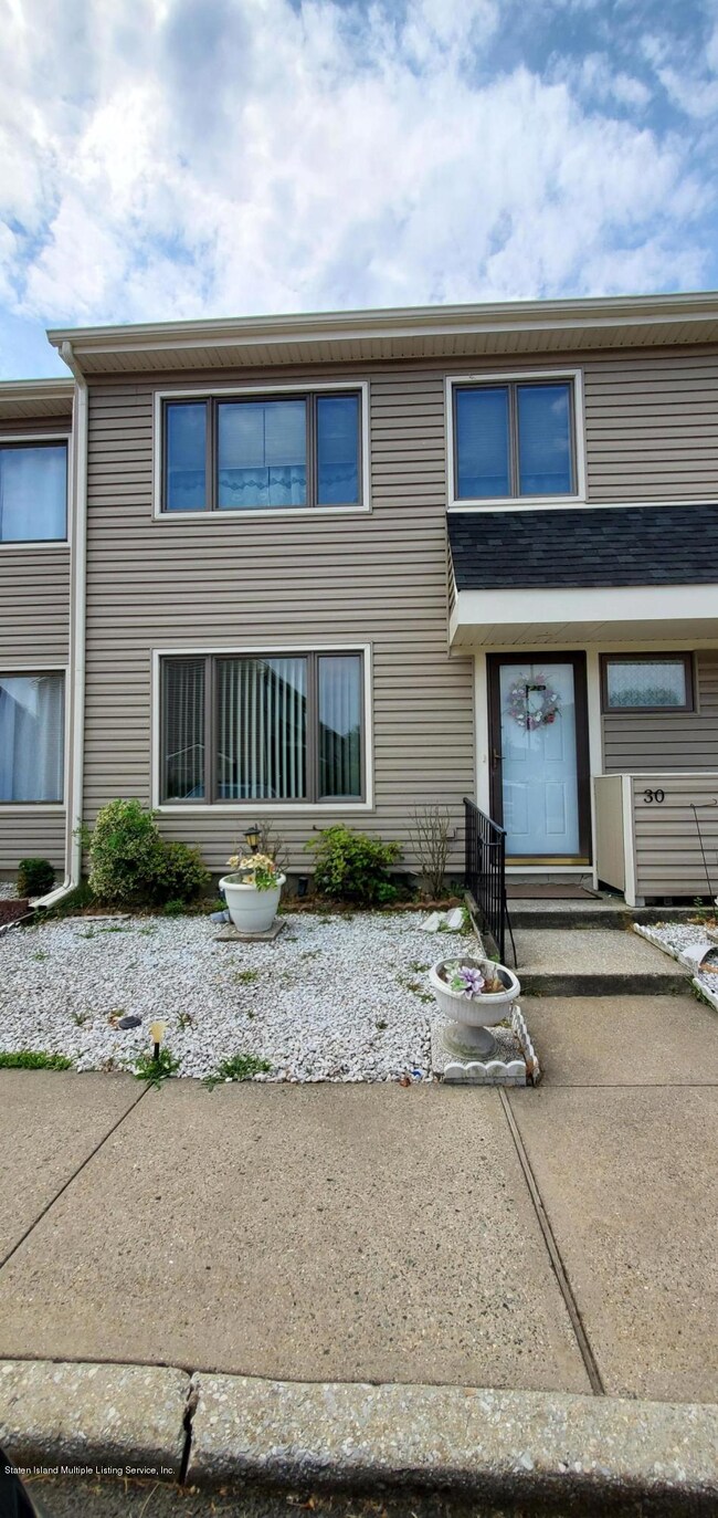 30 Larch Ct unit 116, Staten Island, NY 10309 - photo 3