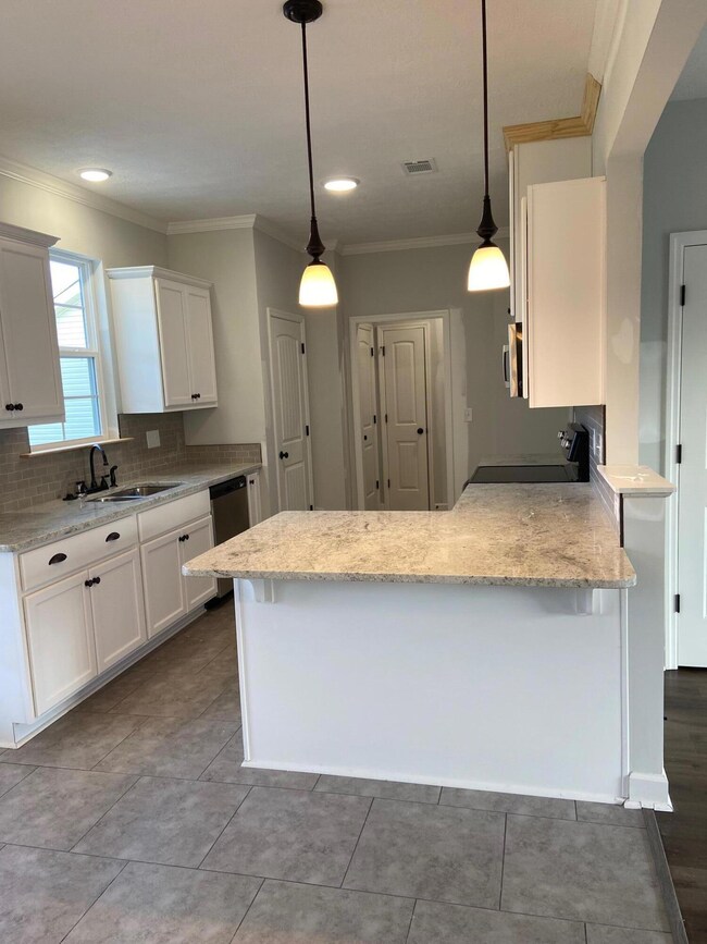 lot 8Z kitchen