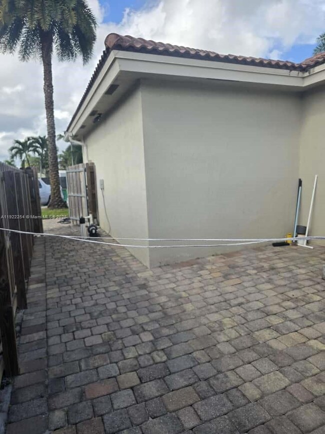 12944 SW 222nd St unit Efficiency, Miami, FL 33170 - photo 5