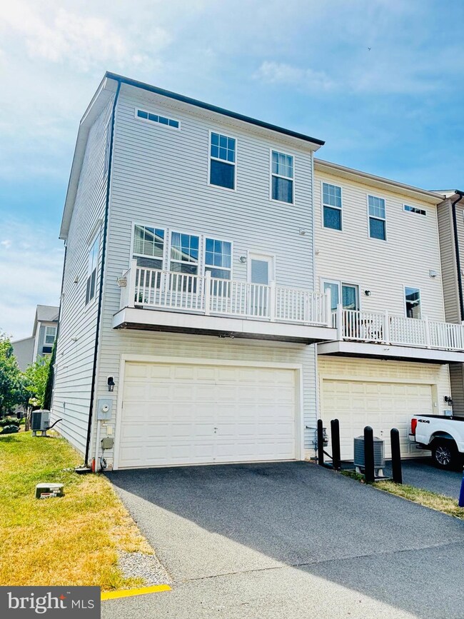 44029 Peirosa Terrace, Chantilly, VA 20152 - photo 4