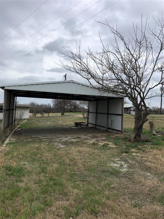 215 Valley Ranch Rd, Sherman, TX 75092 - photo 2