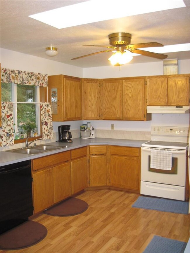 15201 N Little Spokane Dr unit AKA 15201 N. Perry L, Spokane, WA 99208 - photo 2