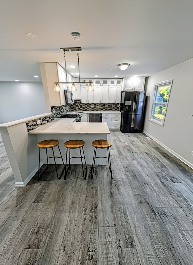 1005 Valley Stream Dr, Wheeling, IL 60090 - photo 3