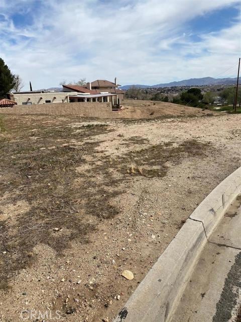 12509 Fairway Rd, Victorville, CA 92395 - photo 2