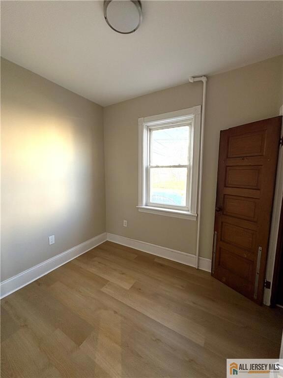 402 Lawrence St, Perth Amboy, NJ 08861 - photo 5