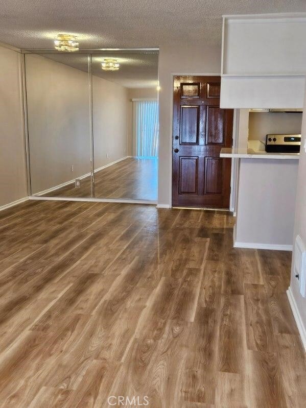 18307 Burbank Blvd, Tarzana, CA 91356 - photo 7