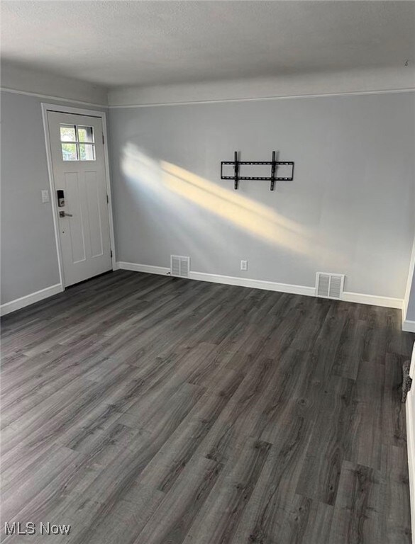 1719 E 300th St, Wickliffe, OH 44092 - photo 5