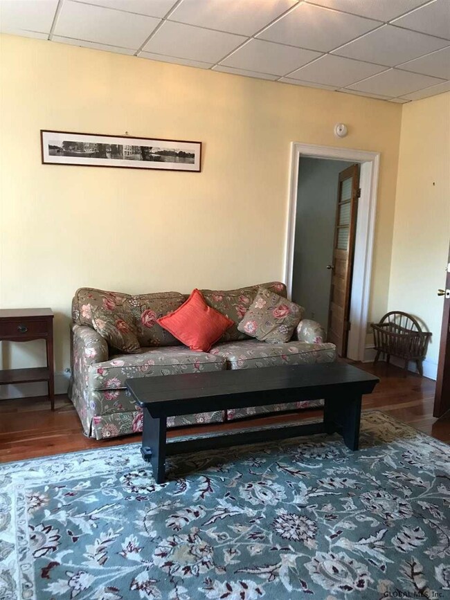 164 Spring St unit 2, Saratoga Springs, NY 12866 - photo 3