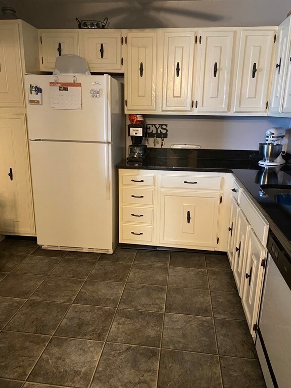4700 N Main St unit 2K, Fall River, MA 02720 - photo 5